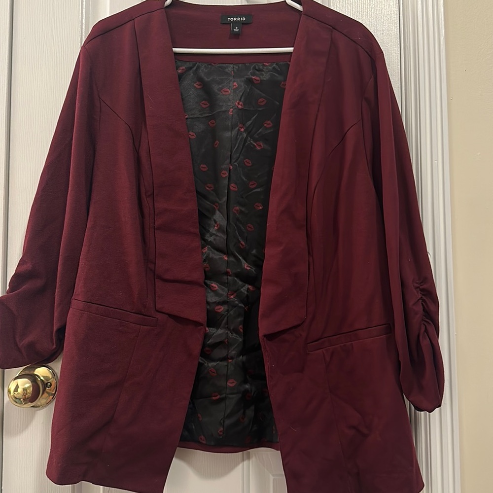 LIKE NEW. torrid maroon blazer